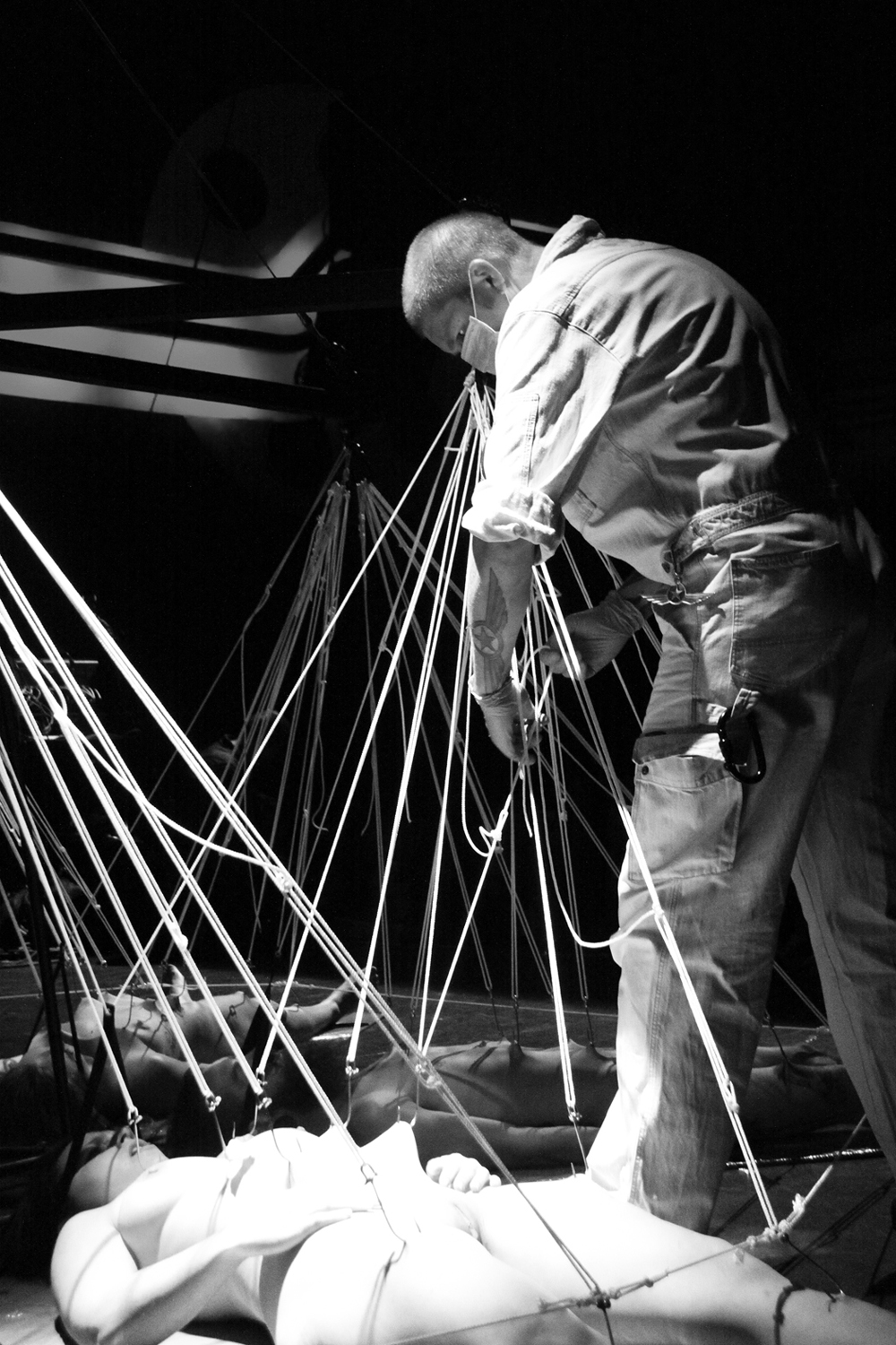 STELARC | SHADOW SUSPENSION